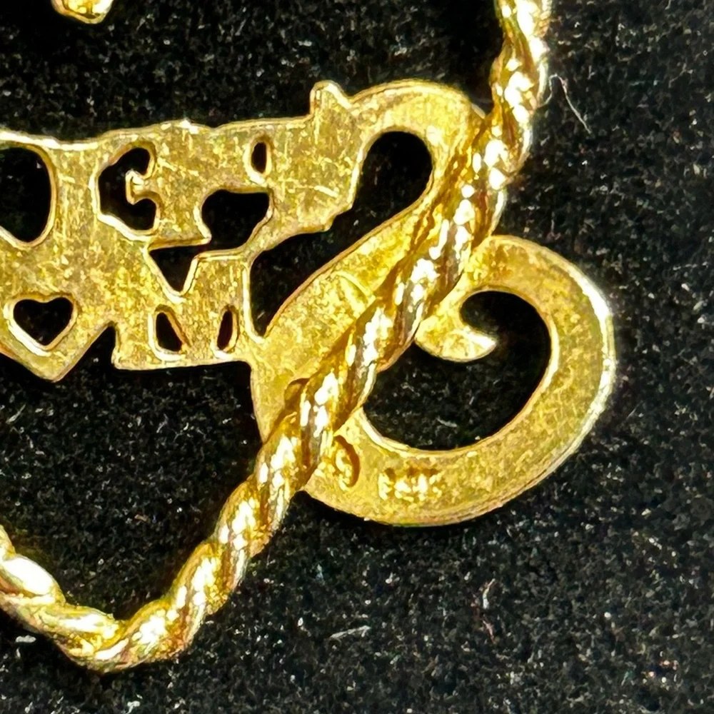 14K Gold Special Mom Pendant - Picture 3 of 5